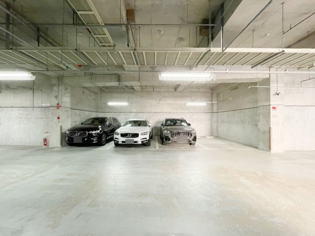 岡本ハウベスの駐車場