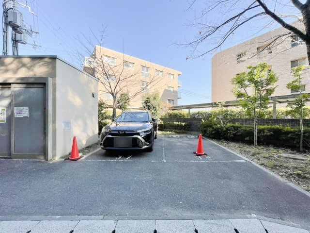 岡本ハウベスの駐車場|来客用駐車場
