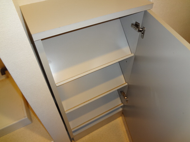 ローレル新神戸の玄関