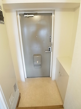 メゾンオウジの玄関