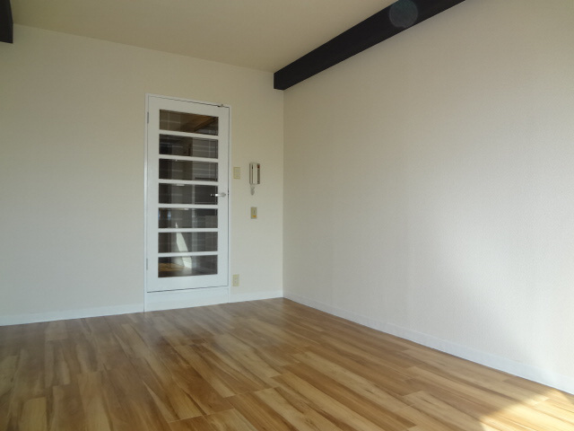 メゾンオウジの居間・リビング