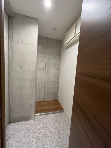 GARDEN HOUSE 大谷町Ⅱの玄関|明るい玄関です
