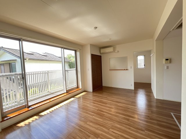 GARDEN HOUSE 大谷町Ⅱの居間・リビング|おしゃれな居間です