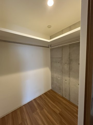 GARDEN HOUSE 大谷町Ⅱの収納|こまごまとしたものを収納できそうですね