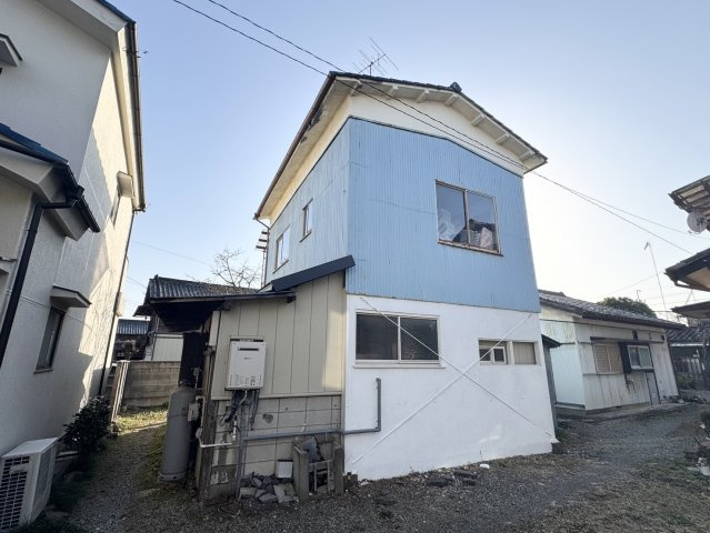 リノベした綺麗な中古戸建♪佐野市浅沼町の前面道路含む現地写真
