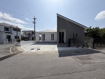 【外観】 | うるま市石川赤崎（限定1棟） | 1号棟　並列駐車3台可♪