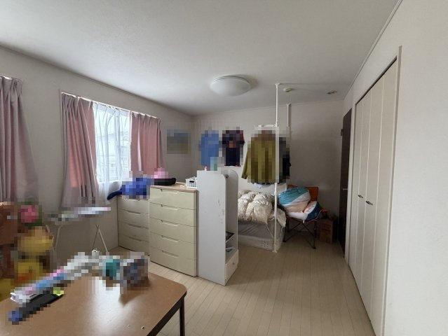 新生活に最適な立地良しの綺麗な中古戸建♪小室の洋室|2ドア1ルームです
