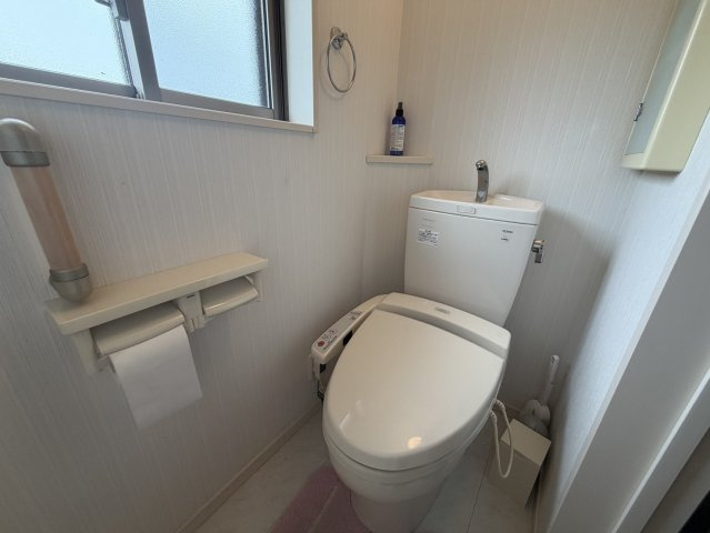 新生活に最適な立地良しの綺麗な中古戸建♪小室のトイレ|シンプルで使いやすいトイレです