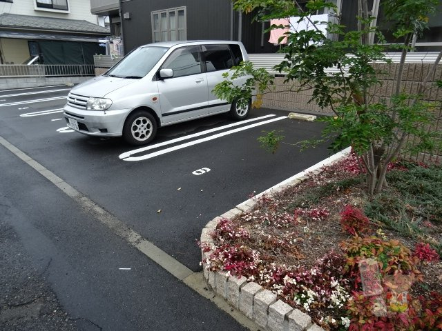 Ｓｕｐｒｅｍｅ福富の駐車場