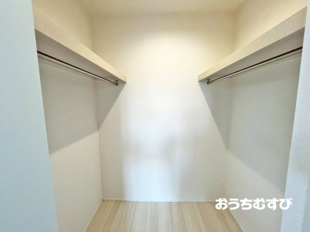 守山区川村町2期(全3棟)の収納