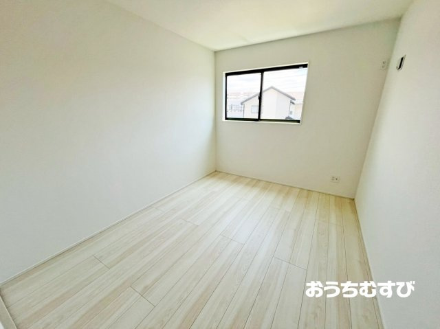 守山区川村町2期(全3棟)の洋室
