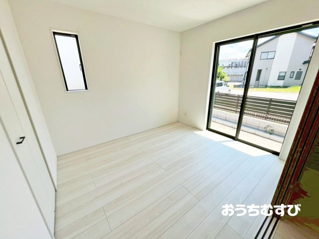 守山区川村町2期(全3棟)の洋室