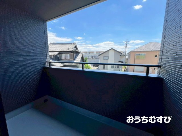 守山区川村町2期(全3棟)のバルコニー