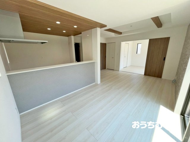 守山区川村町2期(全3棟)の居間・リビング