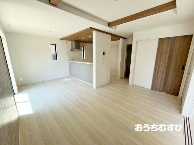 守山区川村町2期(全3棟)の居間・リビング
