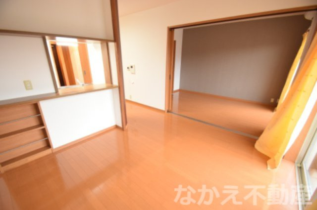 【居間・リビング】 | こちらの居間で趣味の時間をお楽しみください