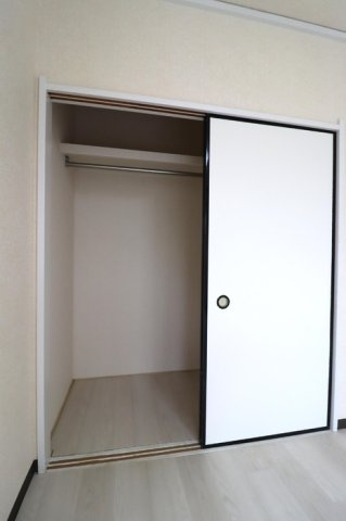 パセオ西府弐番館の収納