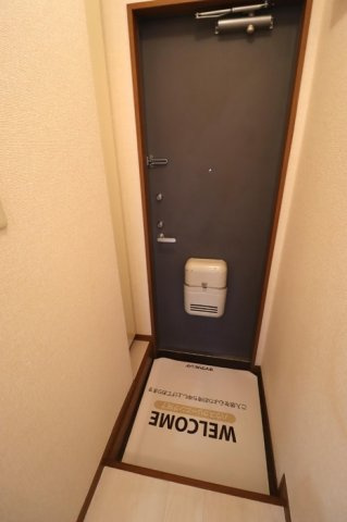 パセオ西府弐番館の玄関