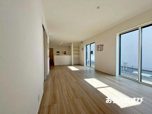 春日井市岩成台7丁目第1期(全2棟)の居間・リビング