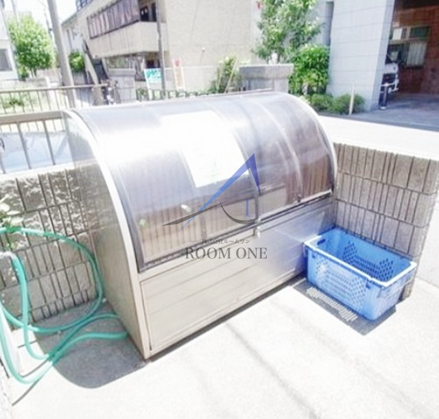 エメリタス登戸のその他共用部分|敷地内ごみ置き場です。