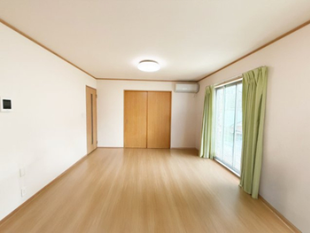 日進市赤池町箕ノ手戸建の居間・リビング|LDK約16.0帖