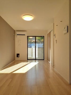 【居間・リビング】 | キャンディハウス | こちらのリビングで趣味の時間をお楽しみください