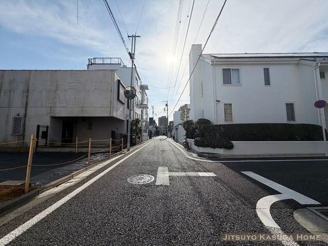 【前面道路含む現地写真】