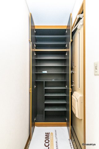 ヴィラージュ本郷の玄関|下駄箱
