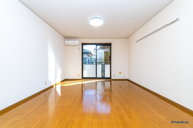 ヴィラージュ本郷の居間・リビング