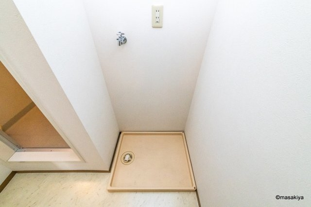 ヴィラージュ本郷の洗面所|室内洗濯機置き場