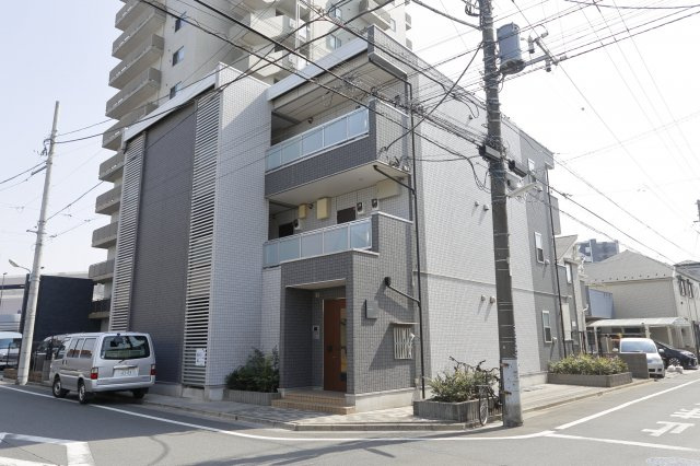 リブリ・クロシェットの外観