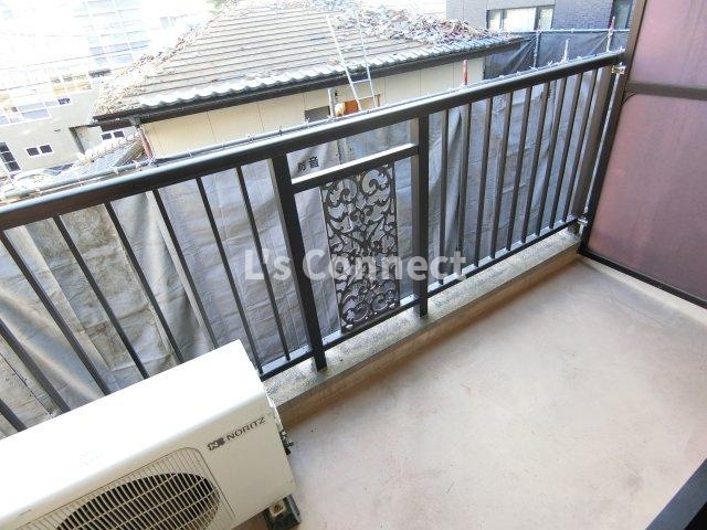 【バルコニー】 | サンパラン泉 | ３階のお部屋で洗濯物もたくさん干せます。