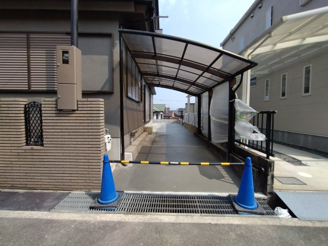 茨木市西安威１丁目中古戸建の駐車場|駐車場２台可（増設工事実施済）