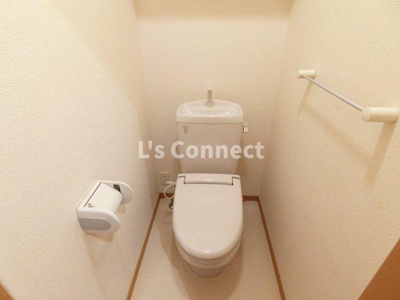 【トイレ】 | デスパシオ | 暖房便座付きのトイレ。