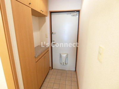 【玄関】 | デスパシオ | 背の高い下駄箱で靴も収納できます。