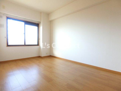 【内装】 | デスパシオ | 独立した洋室は寝室として使えます。