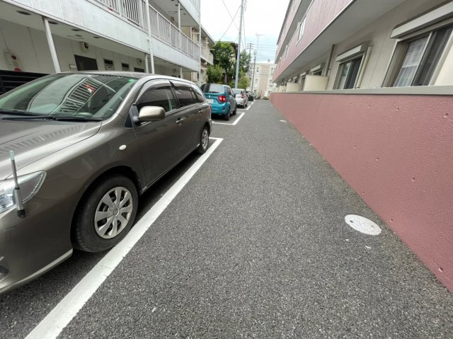 ニューライフ津田沼東の駐車場