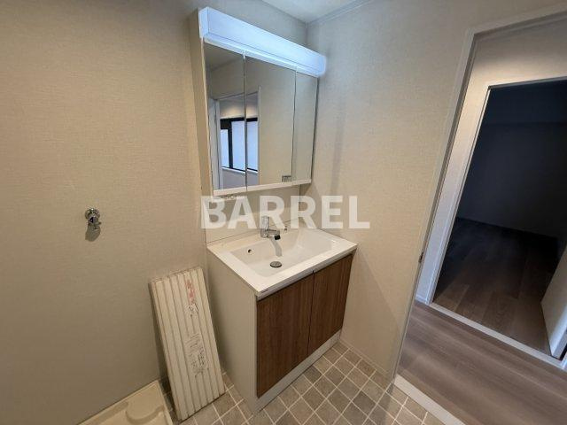 ルミエール万博公園の独立洗面台