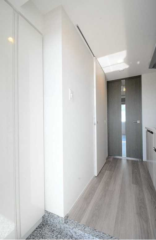 ステージファースト桜新町　ネット無料　外国籍相談　築浅の玄関