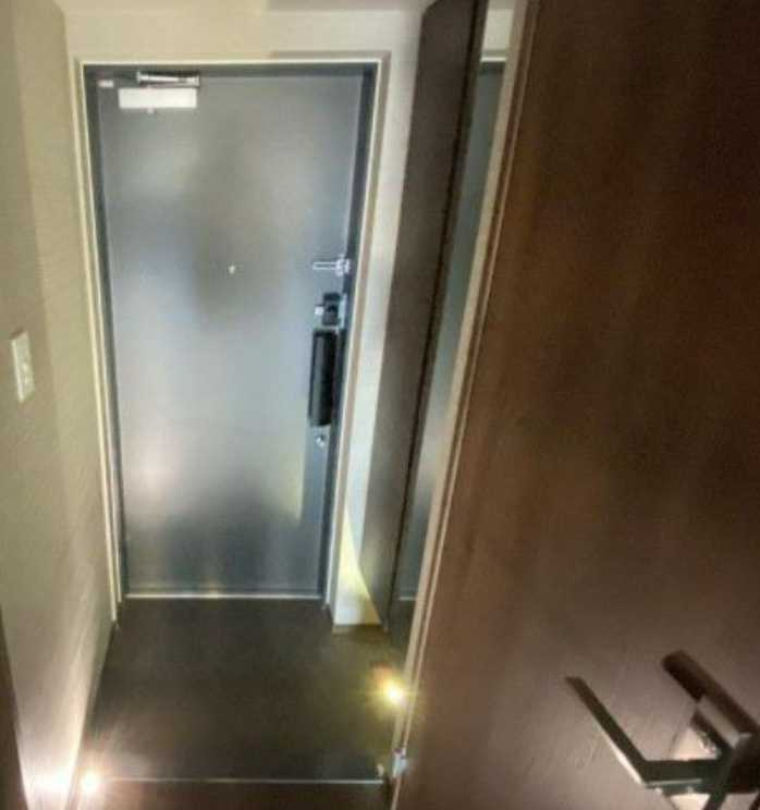 ARROWS　ペット相談　管理人巡回　駅近　築浅の玄関