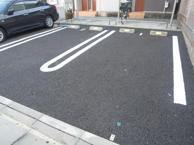 プラシードの駐車場