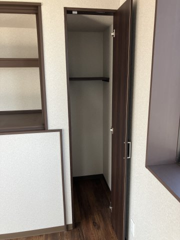 江原町テナントの収納