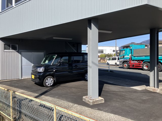 江原町テナントの駐車場