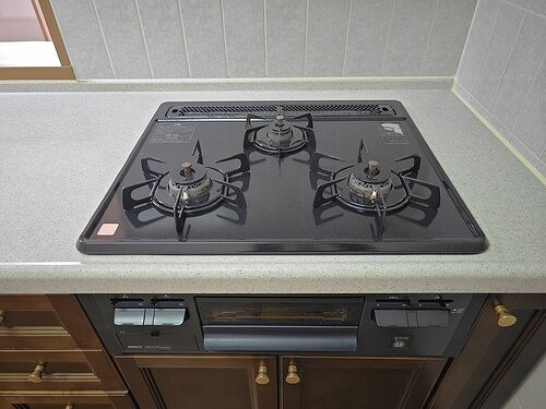 ライオンズシティ豊田のキッチン|3口ガスコンロ