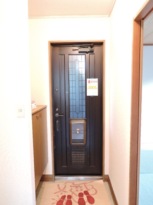 玄関です。下駄箱有ります。