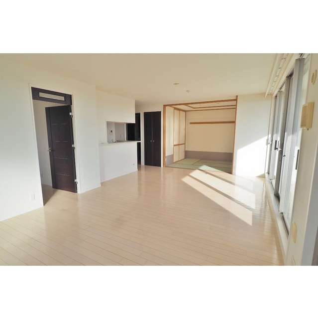 岐阜市岩地１丁目の賃貸マンションの居間・リビング|LDK