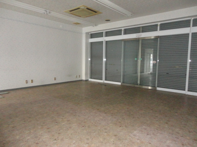 香芝市西真美２丁目の店舗一部の内装