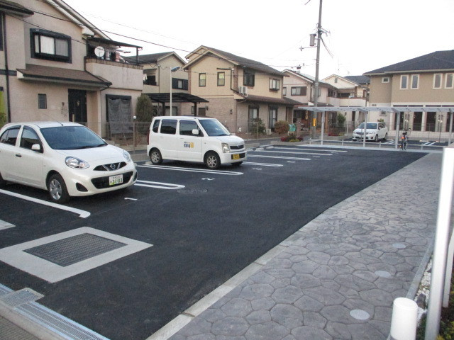 アーク　B棟の駐車場