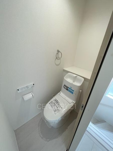 前橋市日吉町3期1棟 1号棟のトイレ|２階トイレです。
温水シャワー洗浄機能付きです。