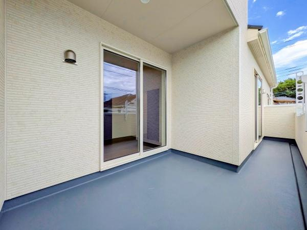 横浜市瀬谷区橋戸３丁目の新築一戸建のバルコニー|陽当り良好のバルコニー！
風通しもよく気持ちいいです